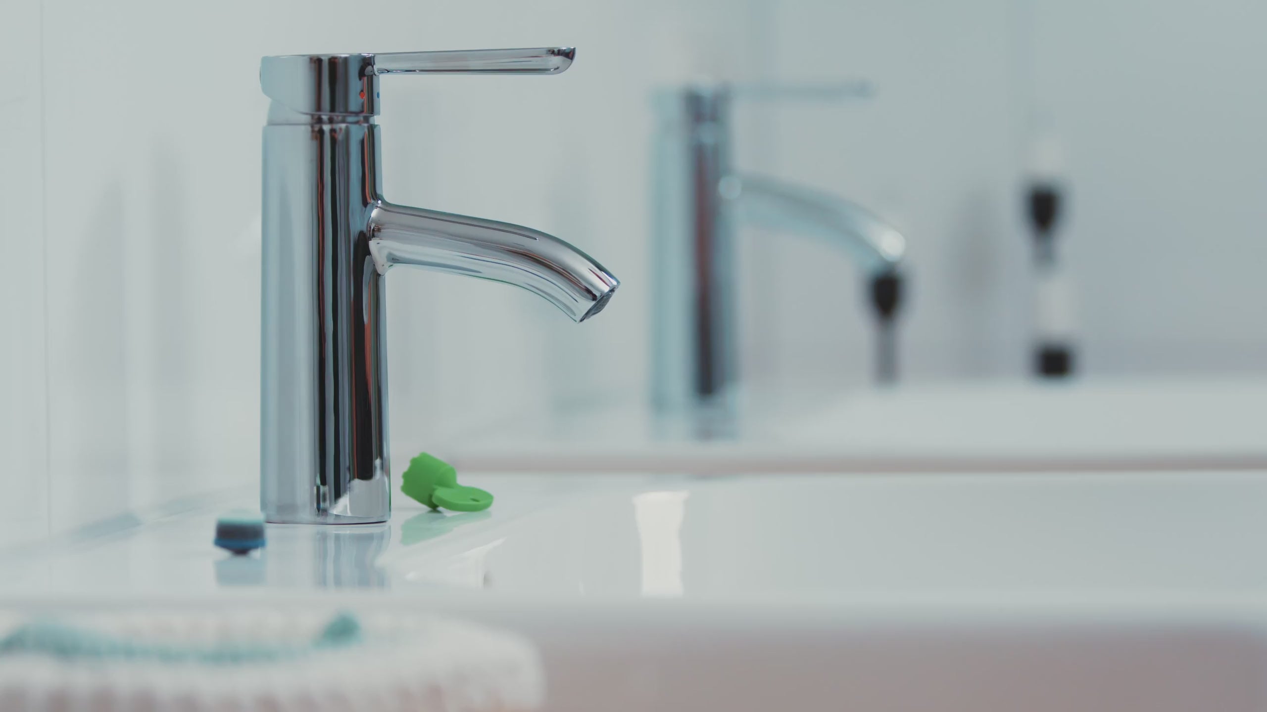 Video laden: 2er Set: Neoperl Caché Strahlregler mit M18,5×1 Gewinde, max. 4 l/min., Komfortstrahl (Waschtisch)