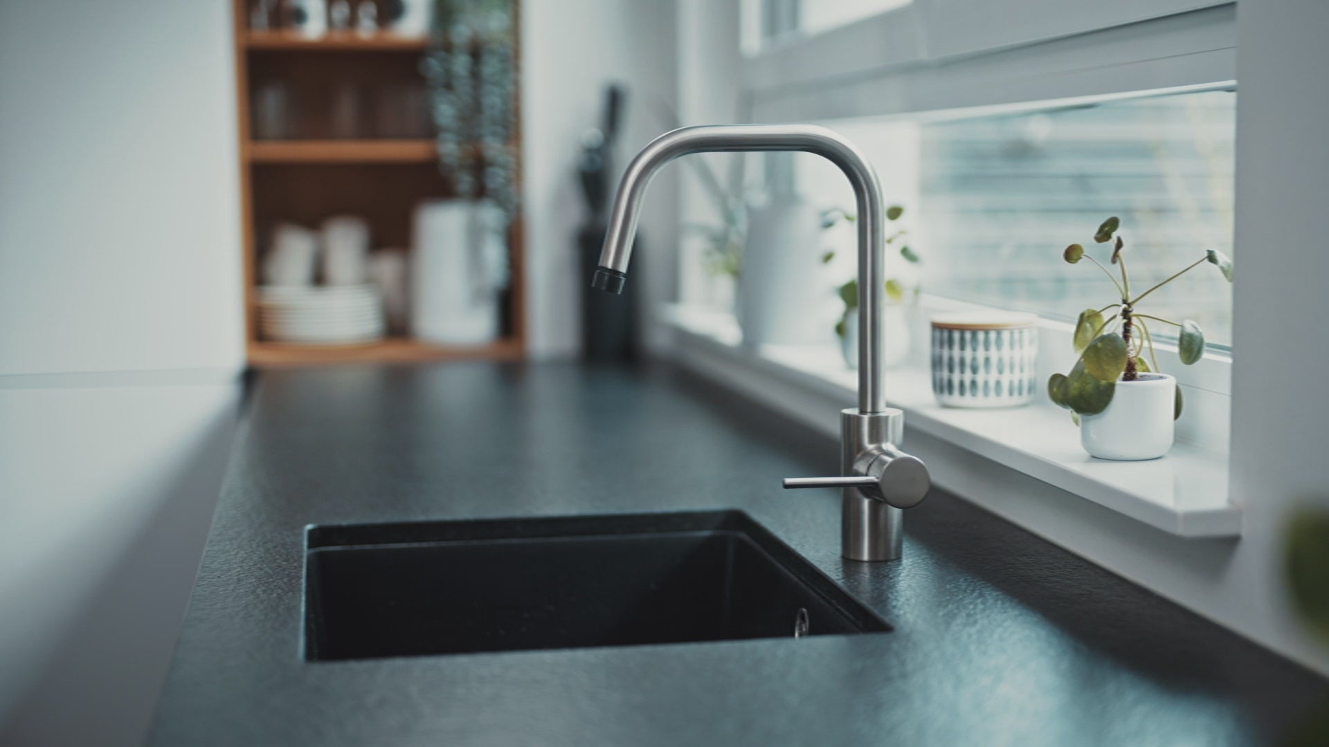 Video laden: Neoperl Mini Ecobooster Touch Chrom Strahlregler mit Booster-Funktion für CACHÉ TJ M18,5×1 Gewinde (Küche)