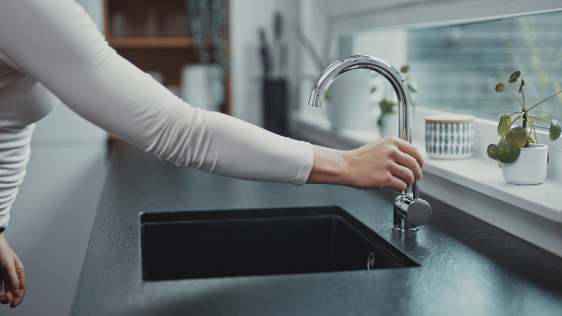 Video laden: Neoperl Strahlregler-Innenteil für M22/M24 Gewinde, max. 8 l/min, Crystal-Strahl (Küche)